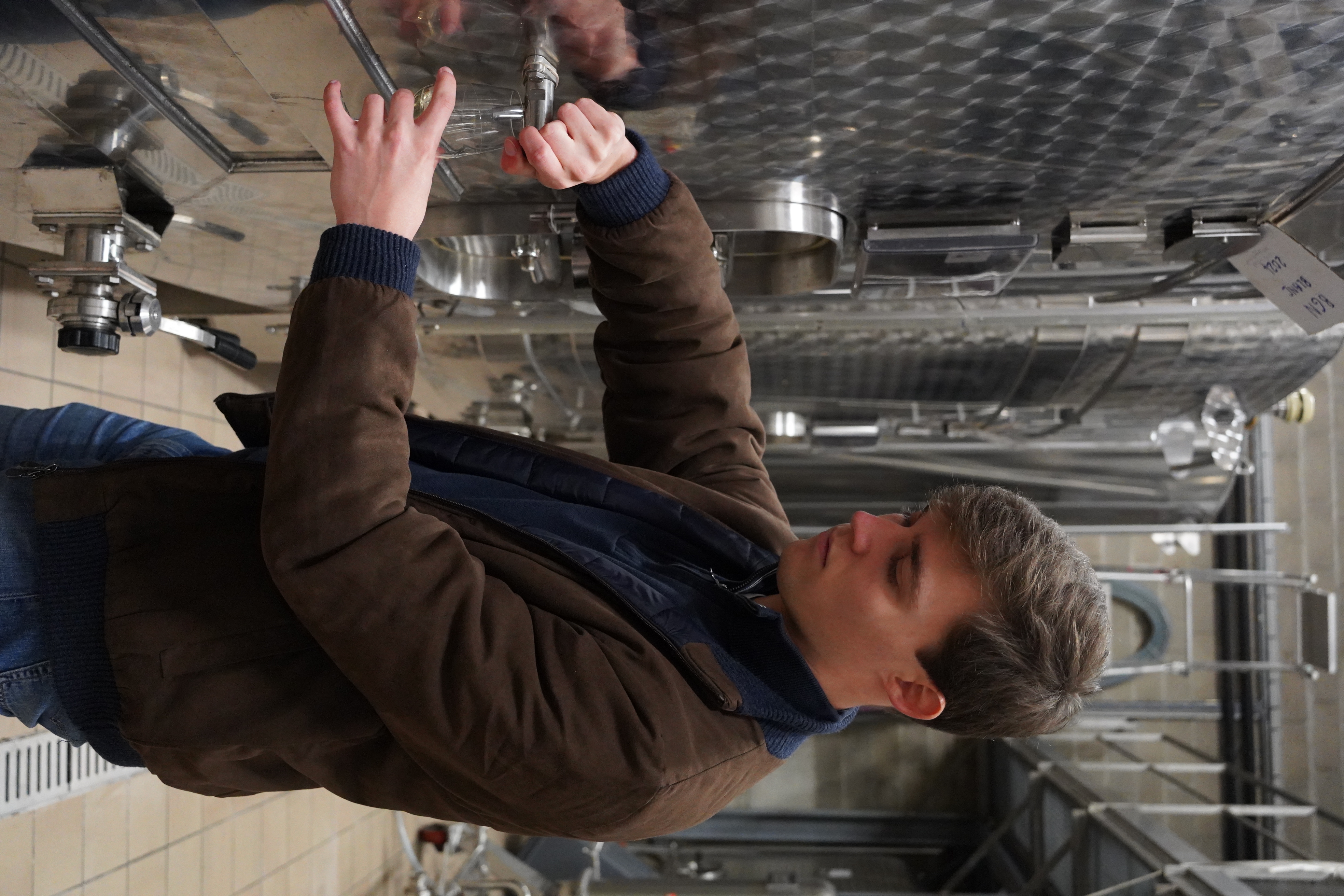 Baptiste Gueguen dans les chais